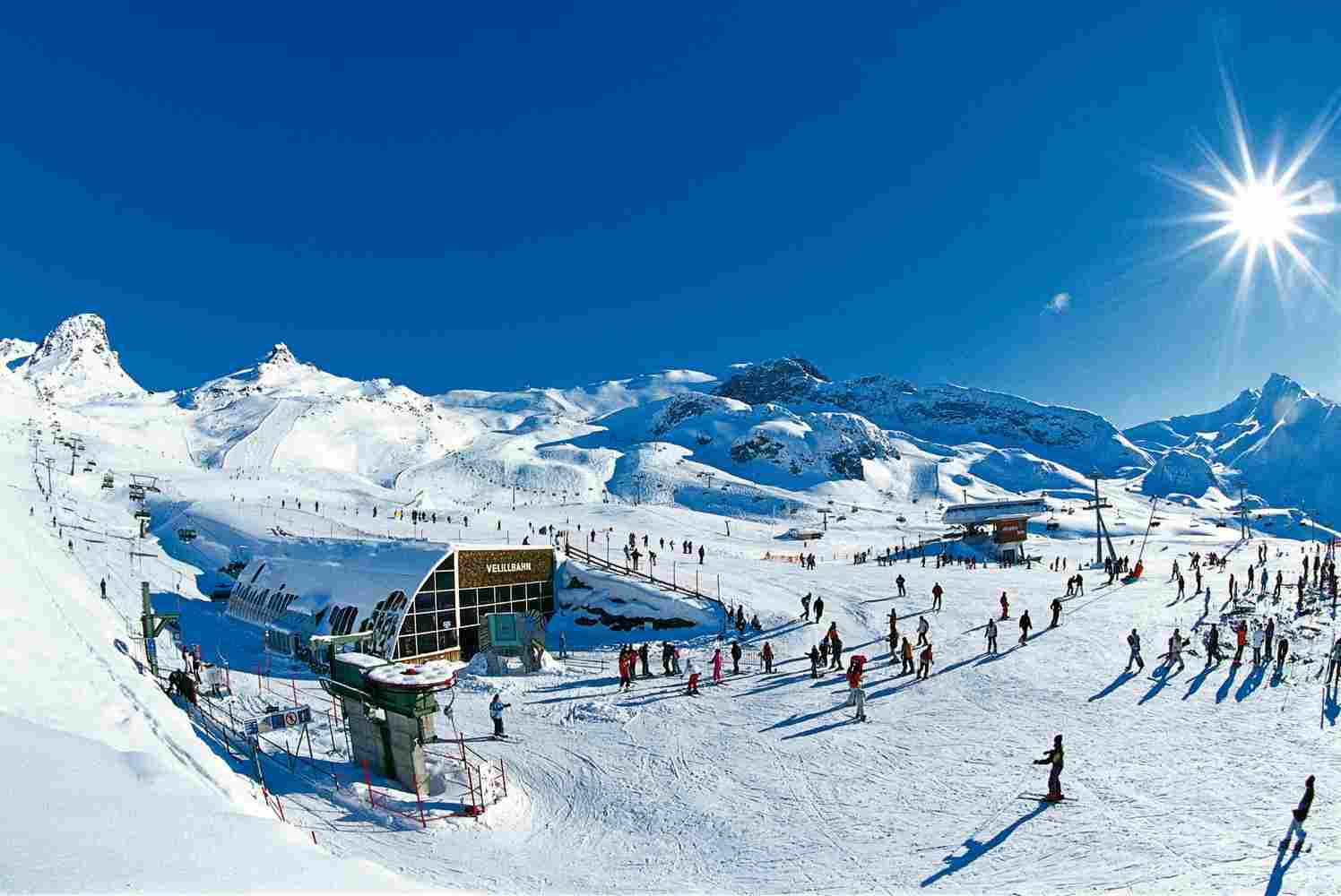 Центр зимнего спорта в австрии. Ишгль Австрия горнолыжный. Австрийский курорт Ишгль. Альпы Ишгль. Австрия Альпы горнолыжные курорты.